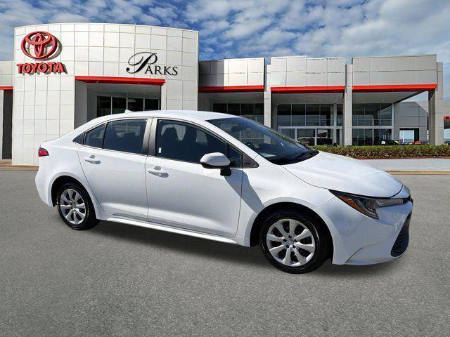 Toyota Corolla Le - View 1