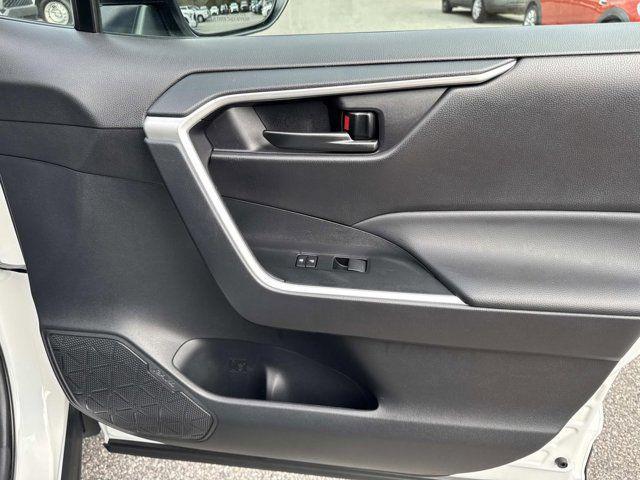 Toyota Rav4 Hybrid Le Awd Suv - Thumbnail 14