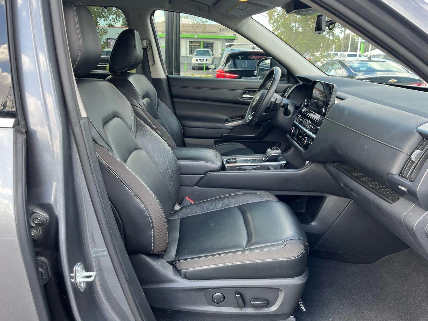 Nissan Pathfinder Sl - View 1