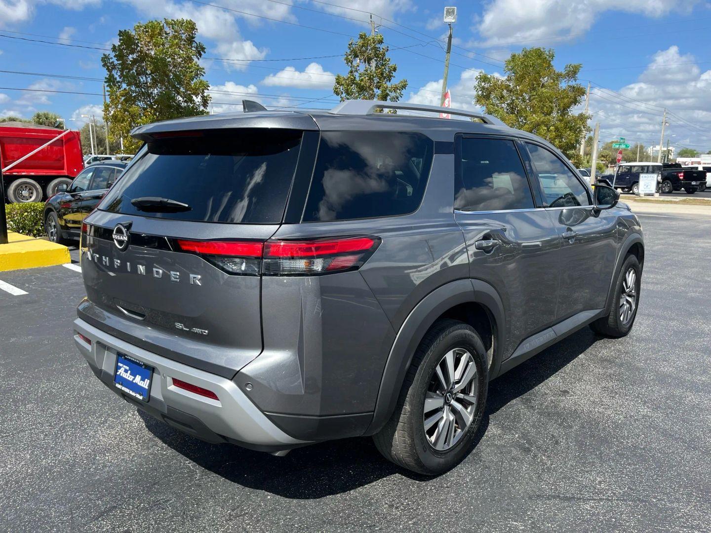 Nissan Pathfinder Sl - Thumbnail 9