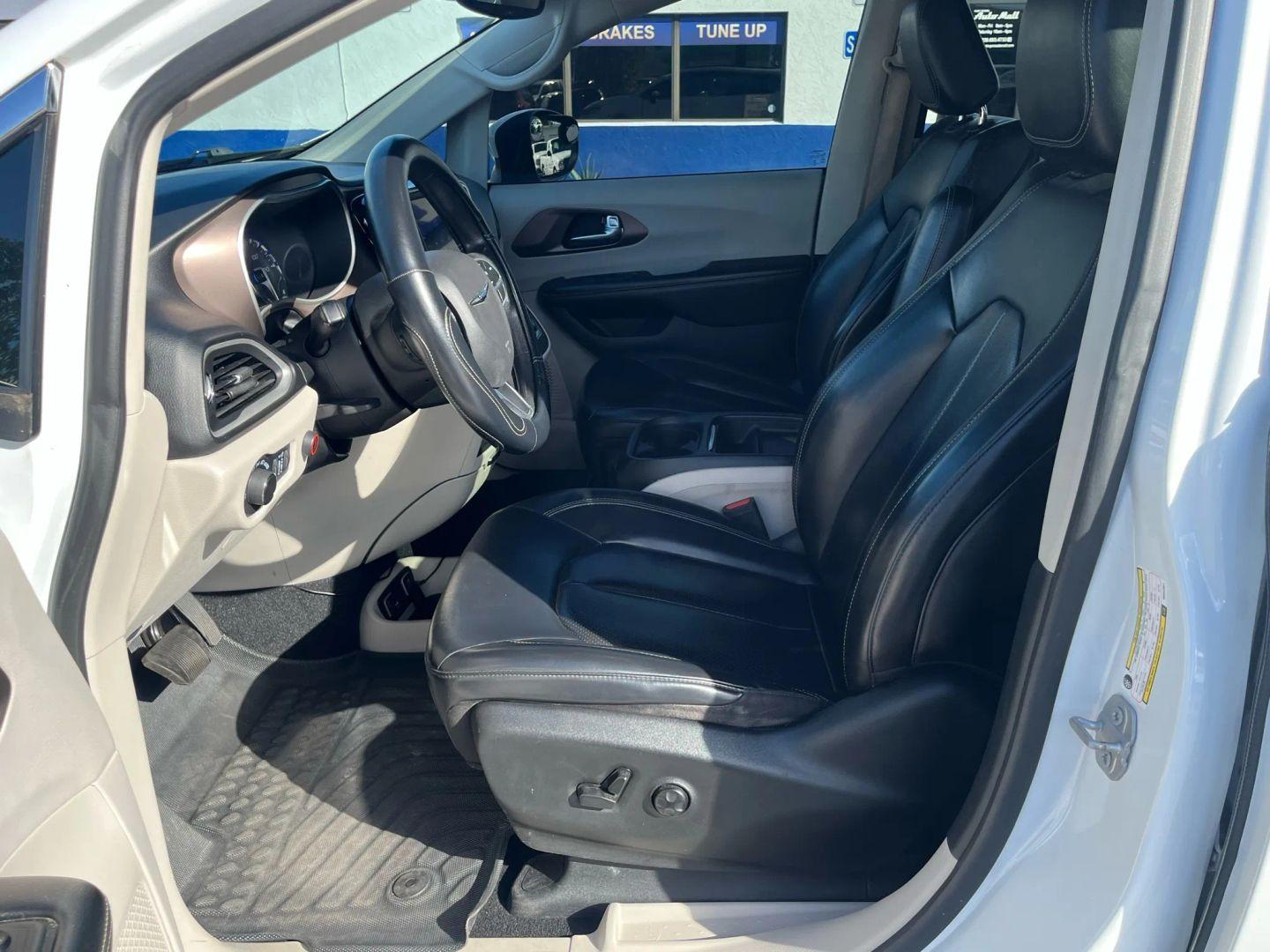 Chrysler Voyager Lxi - Thumbnail 15