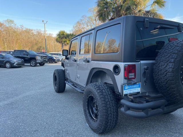 Jeep Wrangler JK - Thumbnail 3