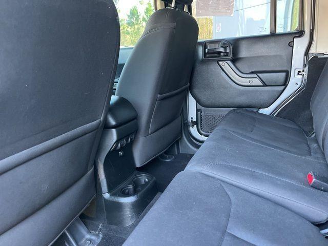 Jeep Wrangler JK - Thumbnail 16