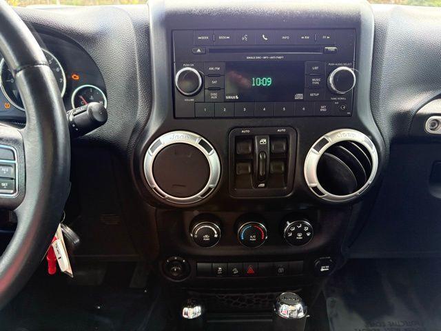 Jeep Wrangler - Thumbnail 19