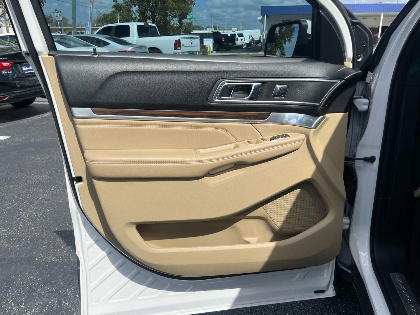 Ford Explorer Limited - Thumbnail 14