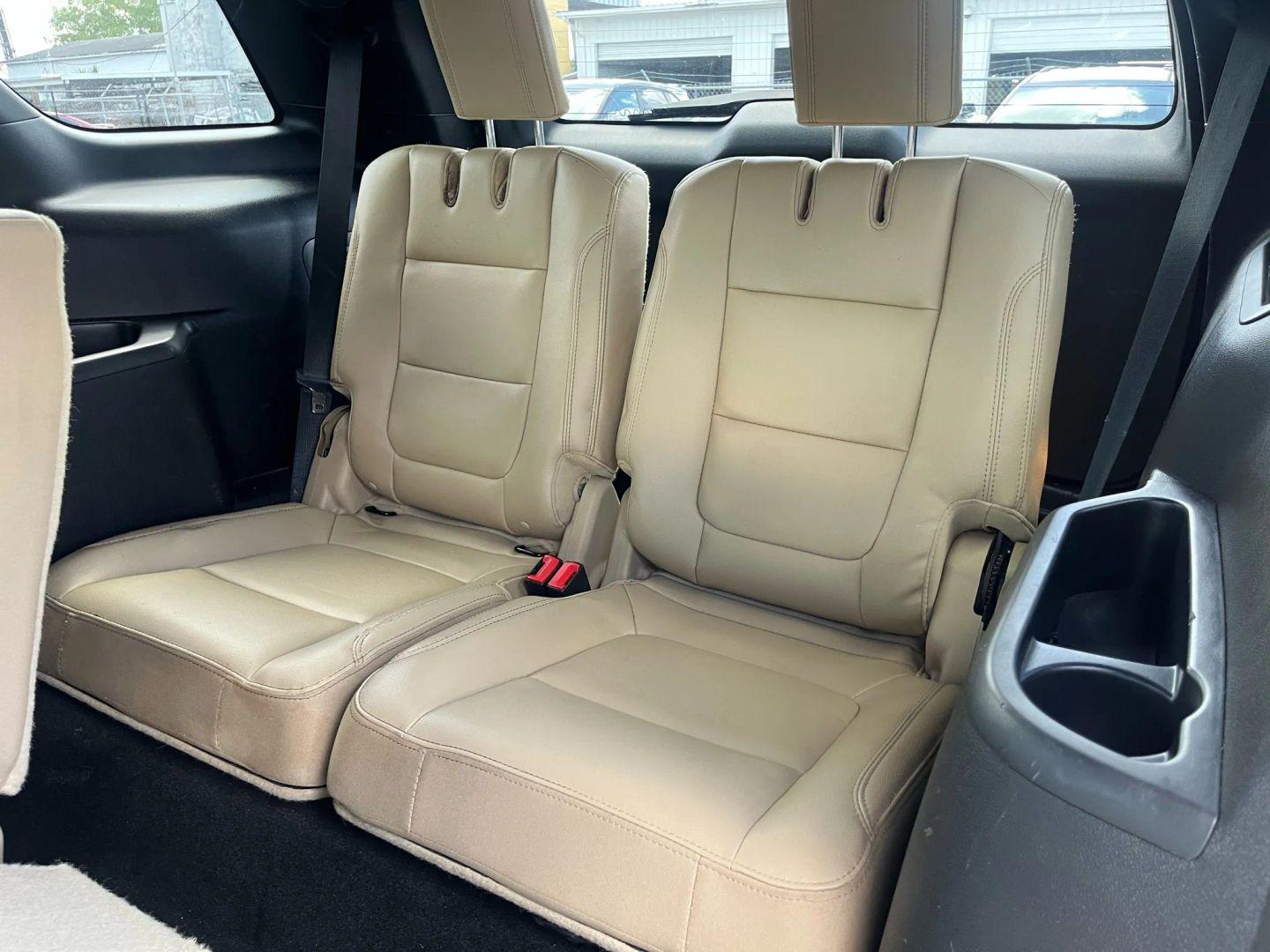 Ford Explorer Limited - Thumbnail 19