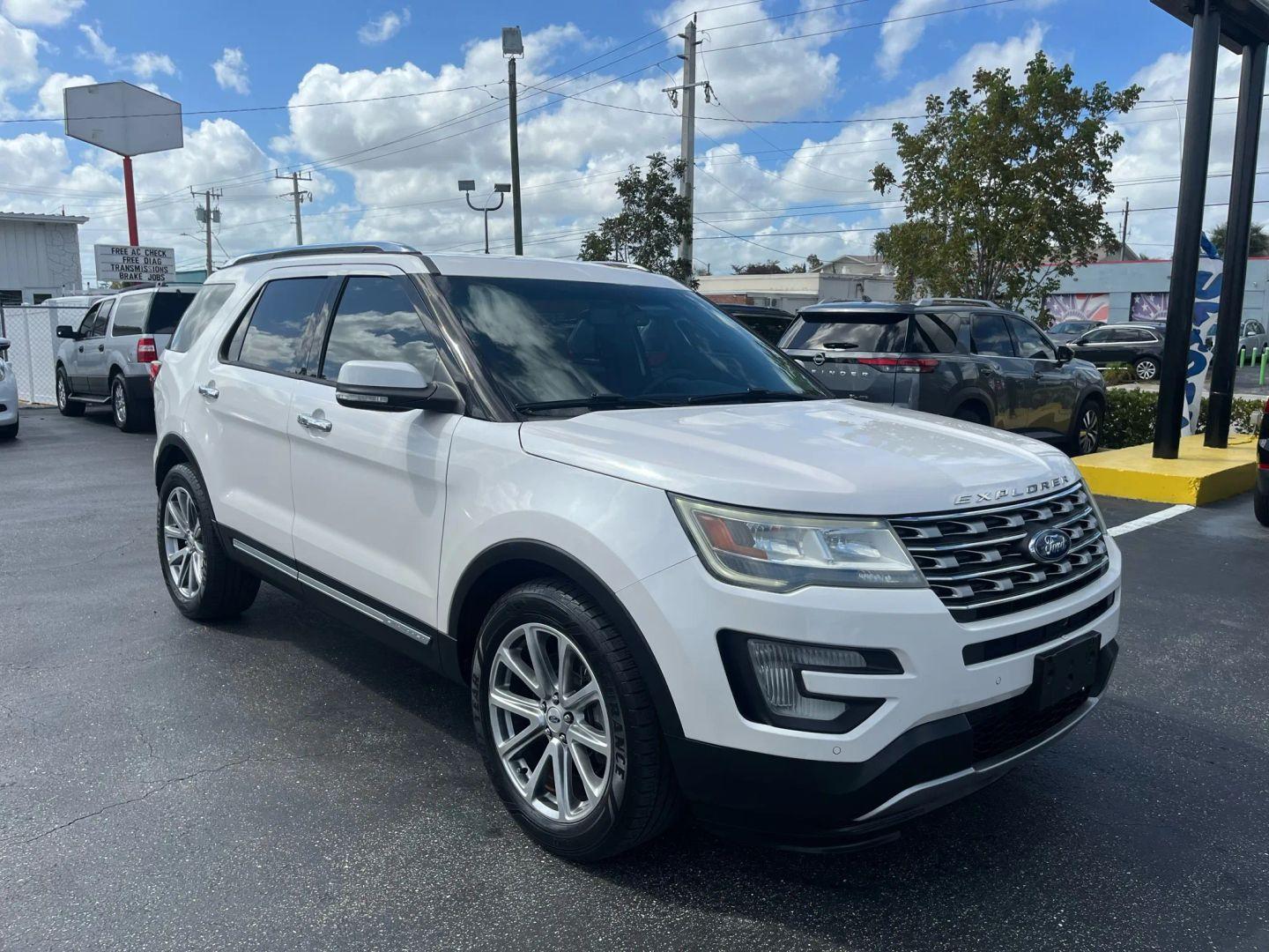 Ford Explorer Limited - Thumbnail 6