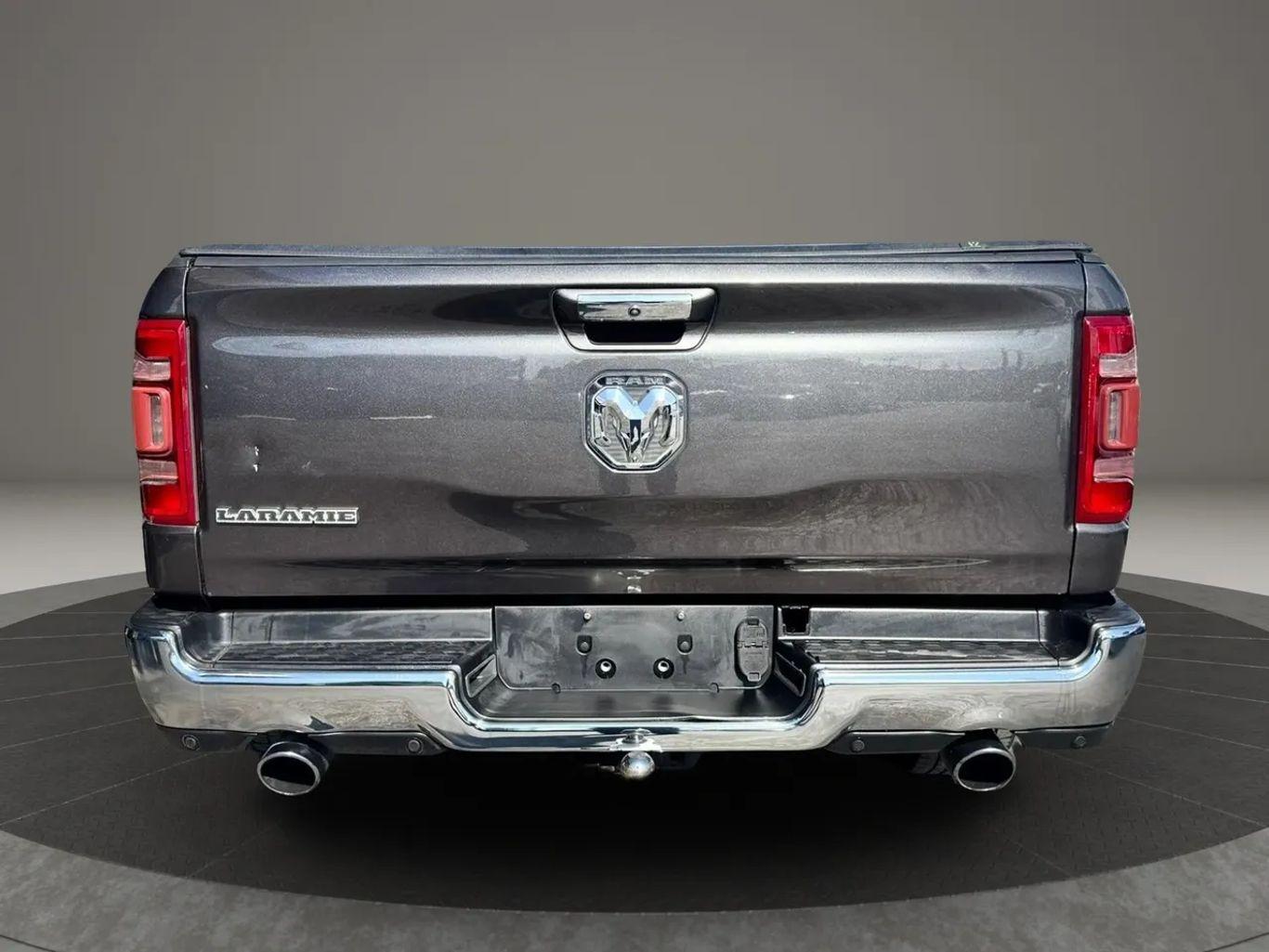 Ram 1500 Crew Cab Laramie Pickup 4D 5 1/2 Ft - Thumbnail 11