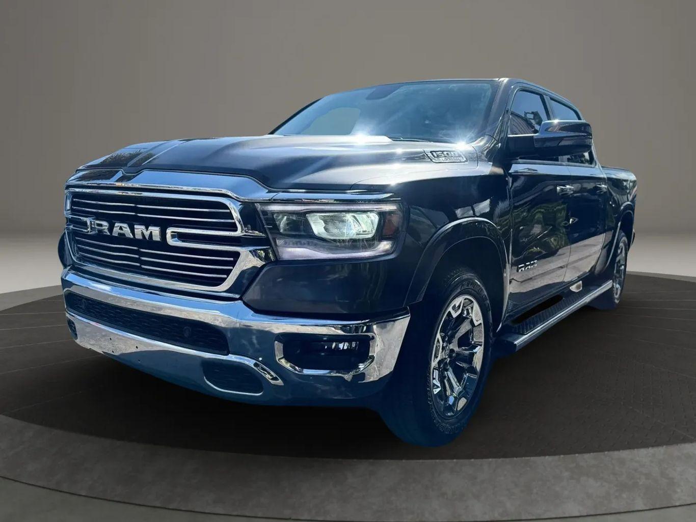 Ram 1500 Crew Cab Laramie Pickup 4D 5 1/2 Ft - Thumbnail 8