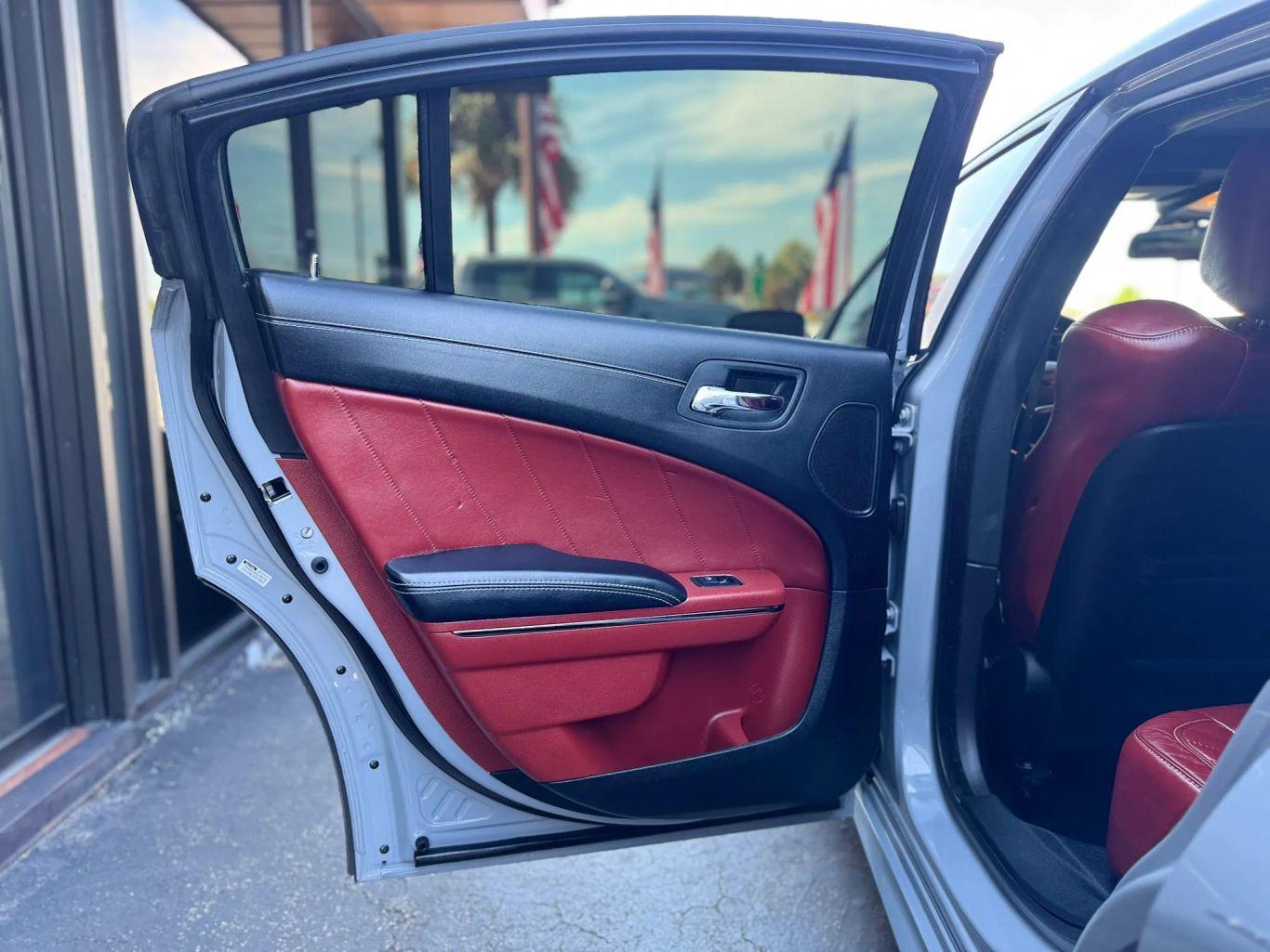 Dodge Charger Srt Hellcat Sedan 4D - Thumbnail 18