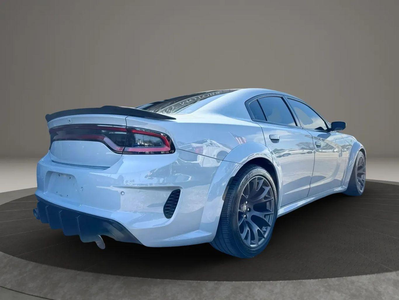 Dodge Charger Srt Hellcat Sedan 4D - Thumbnail 15