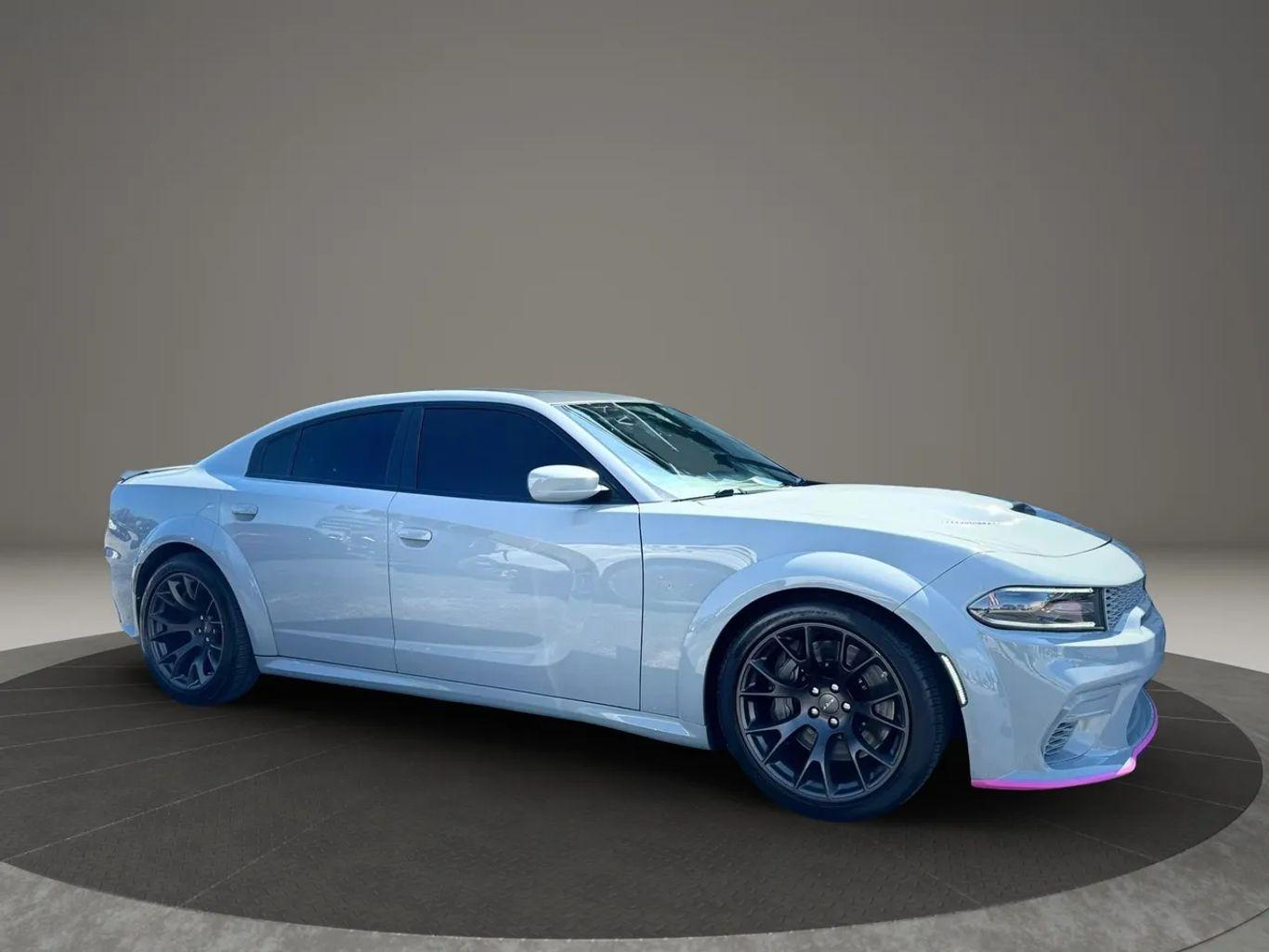 Dodge Charger Srt Hellcat Sedan 4D - Thumbnail 3