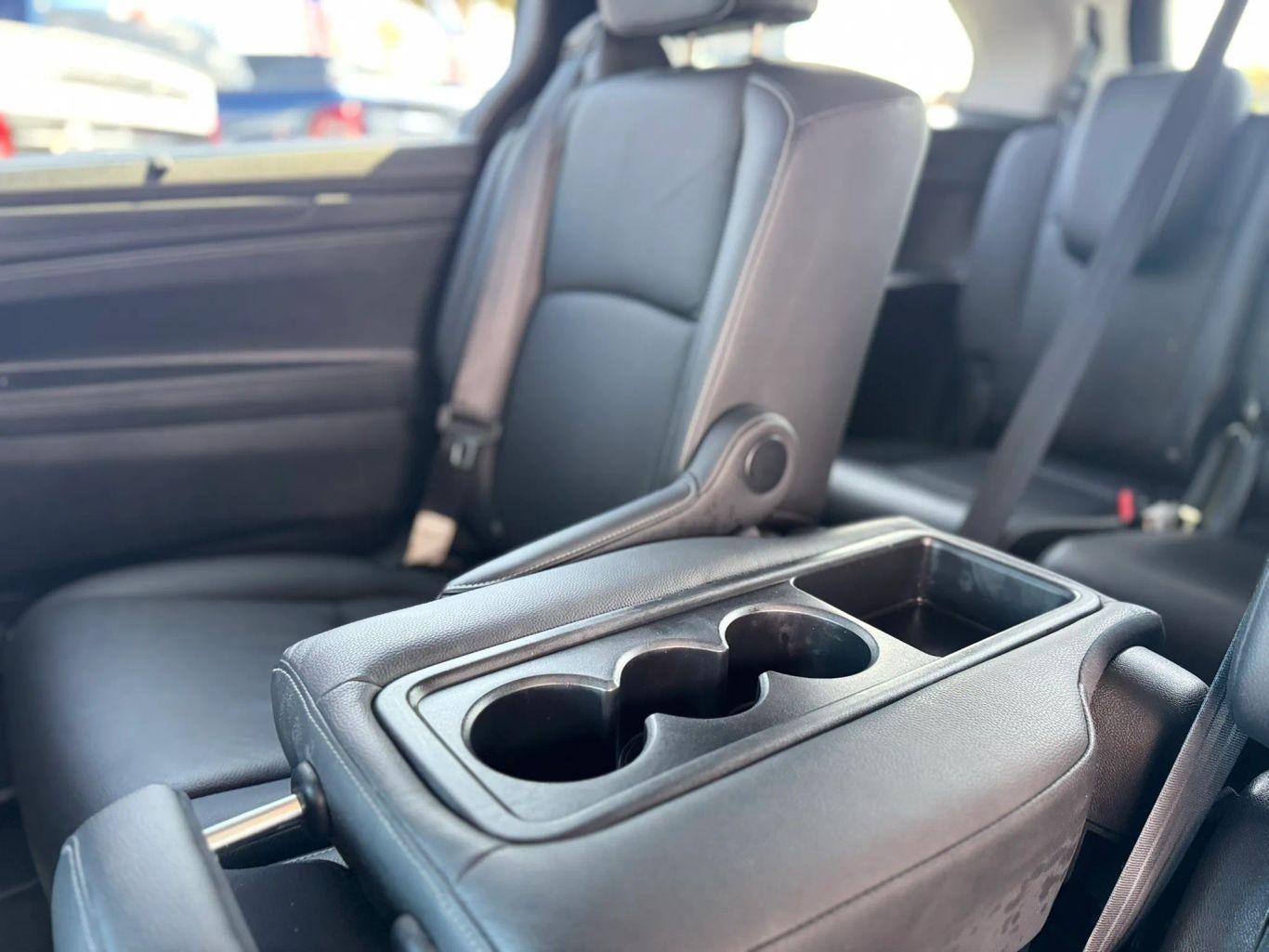 Honda Odyssey Touring Minivan 4D - Thumbnail 20