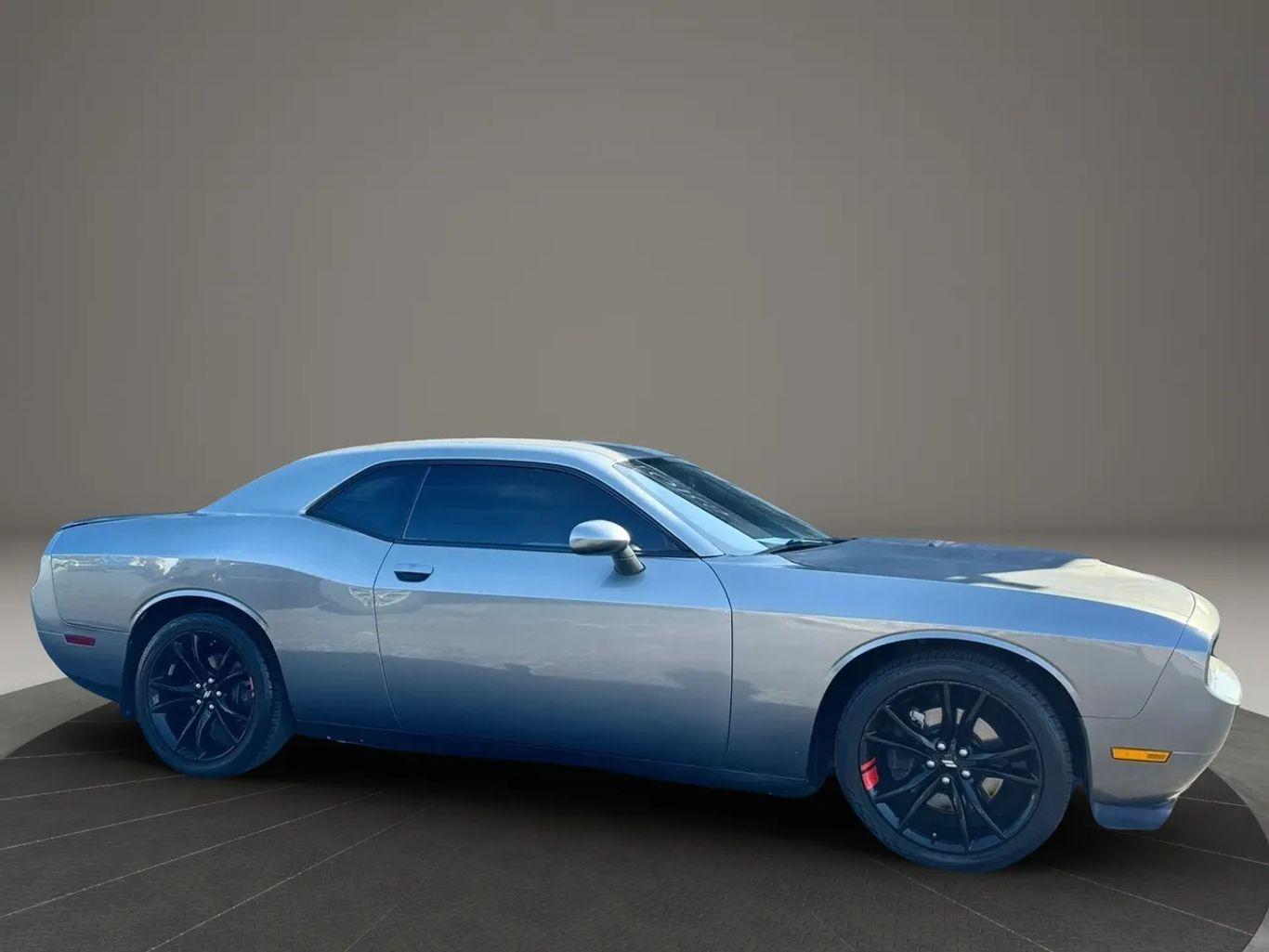 Dodge Challenger R/T Coupe 2D - Thumbnail 8