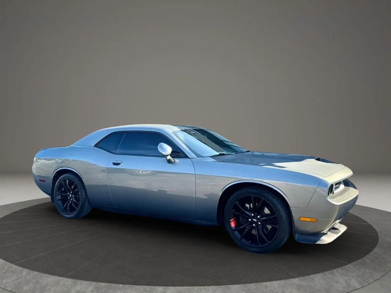Dodge Challenger R/T Coupe 2D - Thumbnail 3