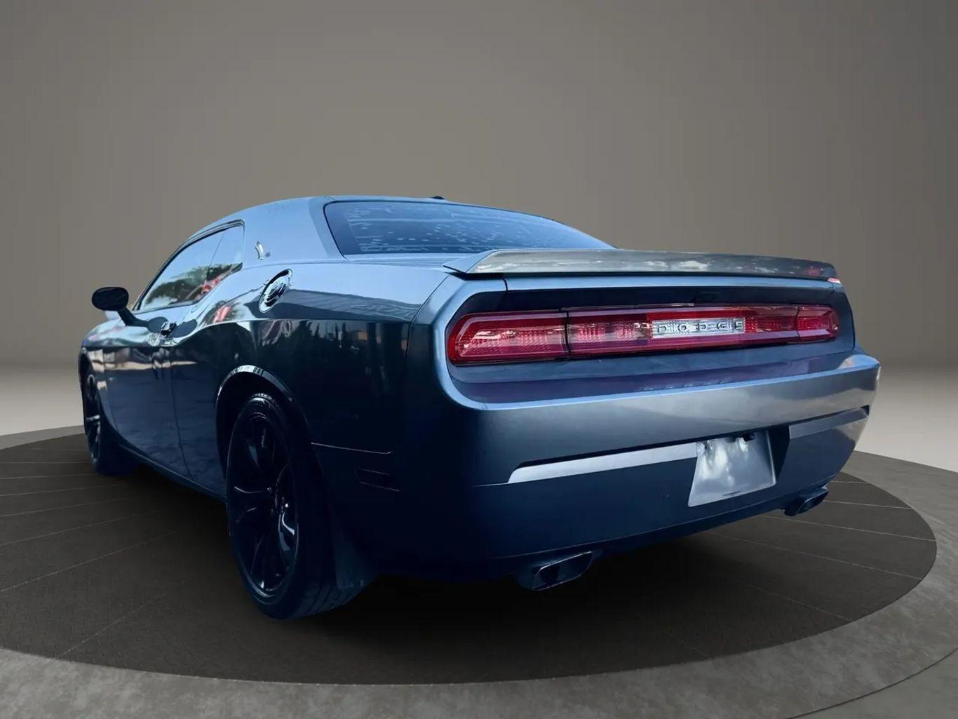 Dodge Challenger R/T Coupe 2D - Thumbnail 16