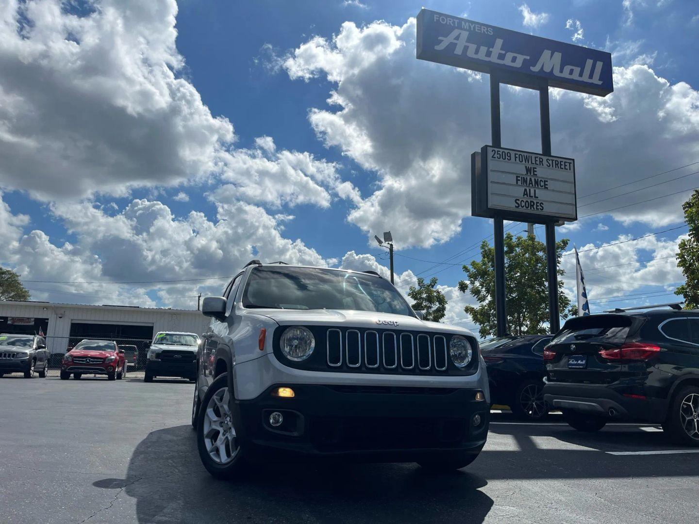 Jeep Renegade Latitude - Thumbnail 11