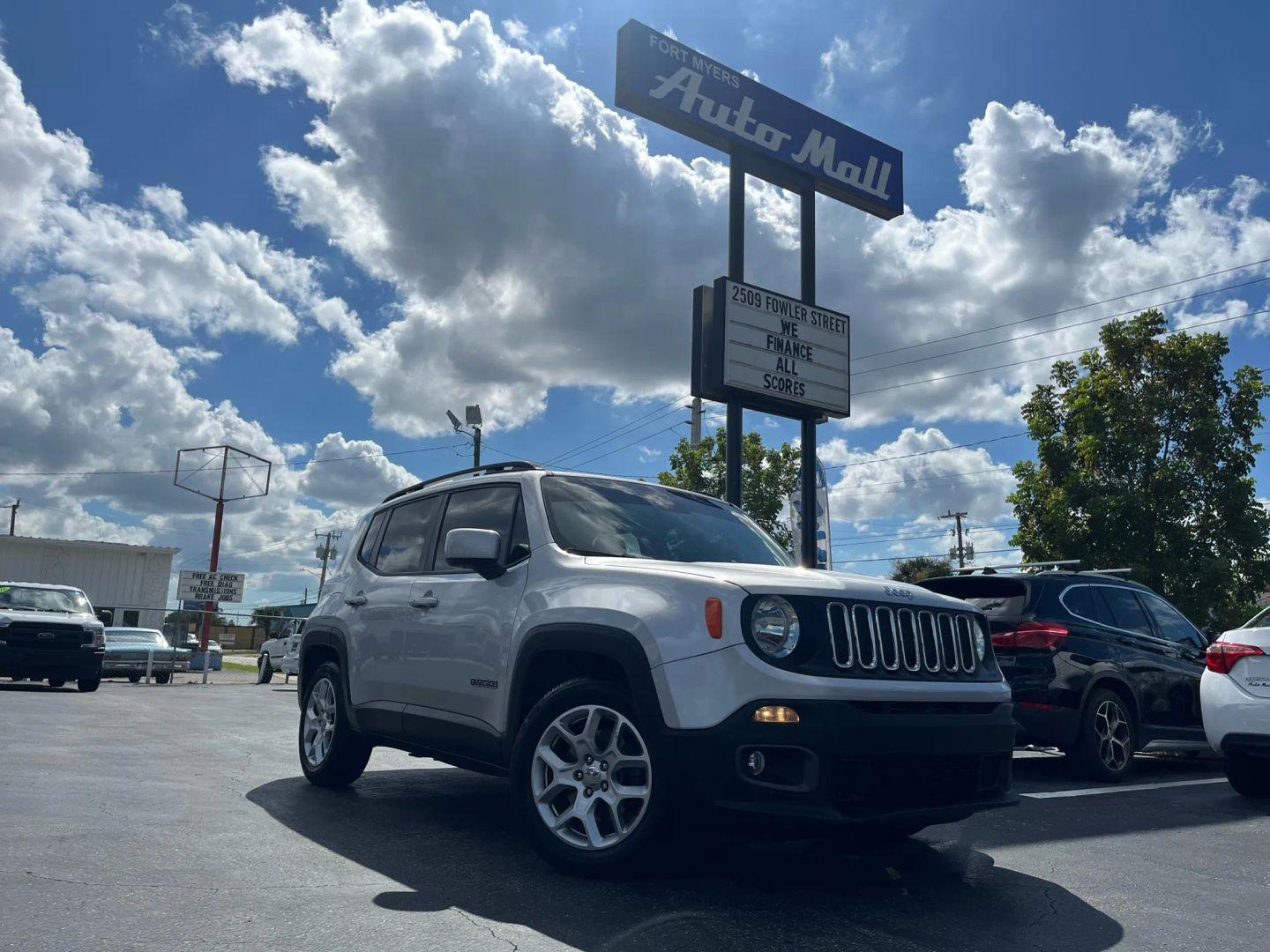 Jeep Renegade Latitude - Thumbnail 10