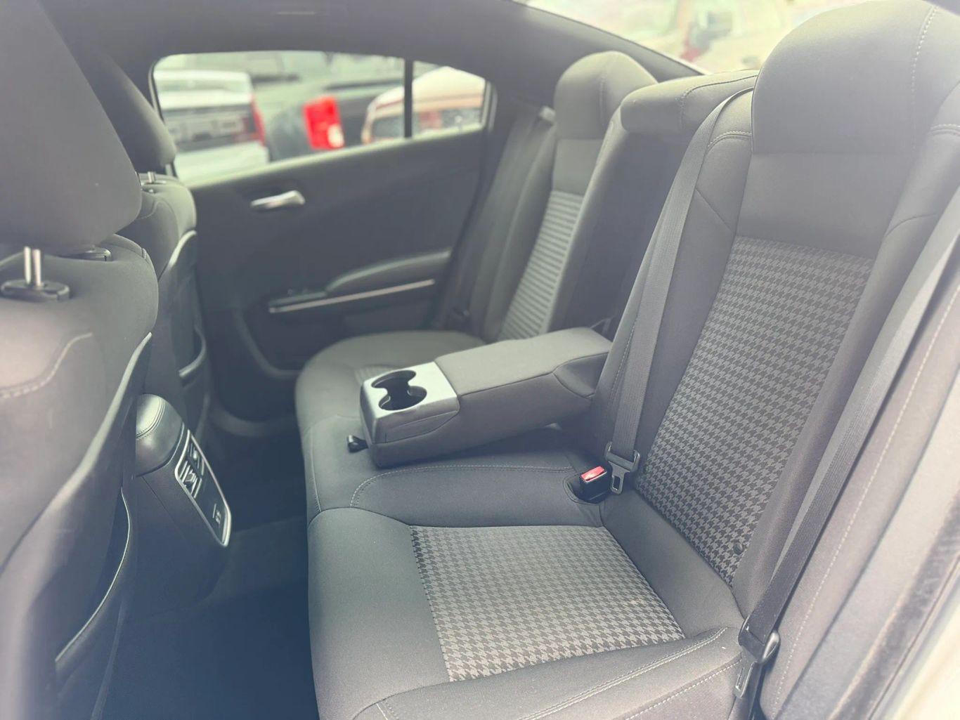 Dodge Charger Scat Pack Sedan 4D - Thumbnail 19