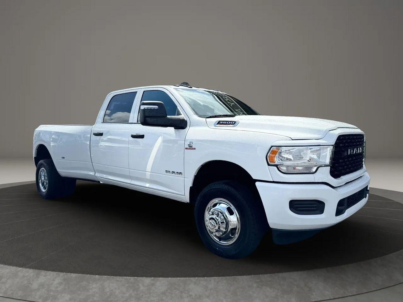 Ram 3500 Crew Cab Tradesman Pickup 4D 8 Ft - Thumbnail 3