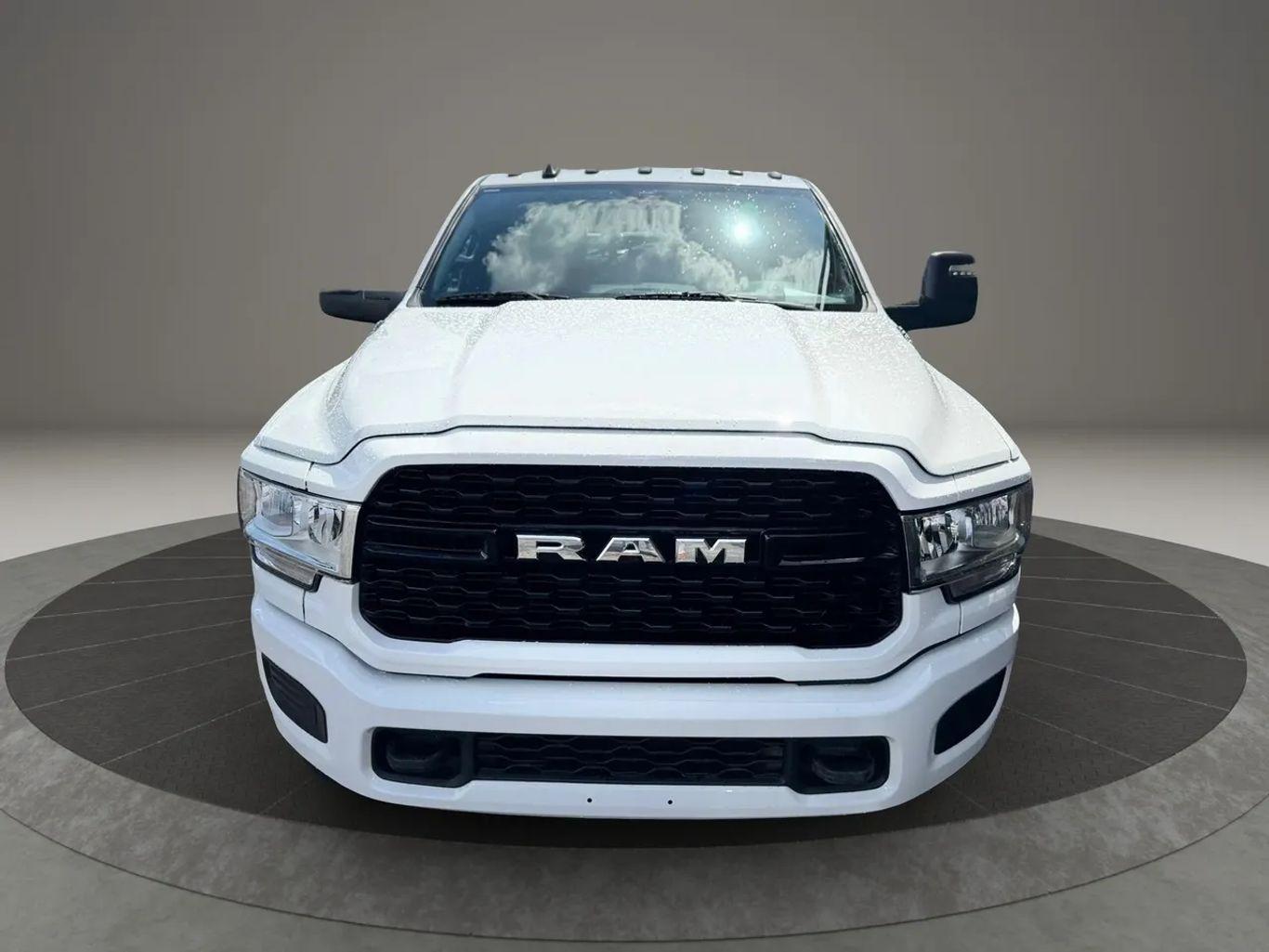 Ram 3500 Crew Cab Tradesman Pickup 4D 8 Ft - Thumbnail 7