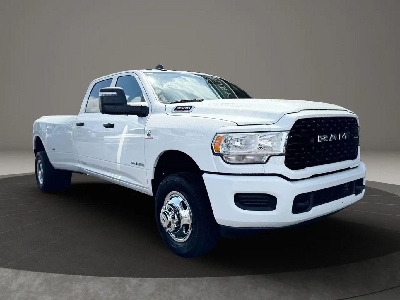 Ram 3500 Crew Cab Tradesman Pickup 4D 8 Ft - Thumbnail 4