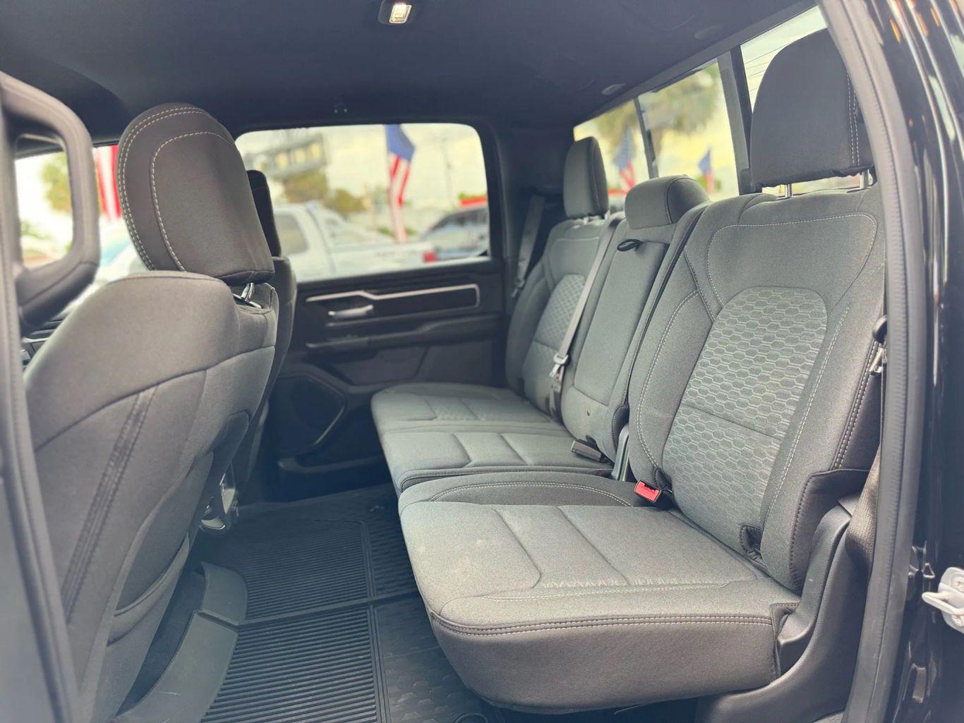 Ram 1500 Crew Cab Big Horn Pickup 4D 5 1/2 Ft - Thumbnail 17