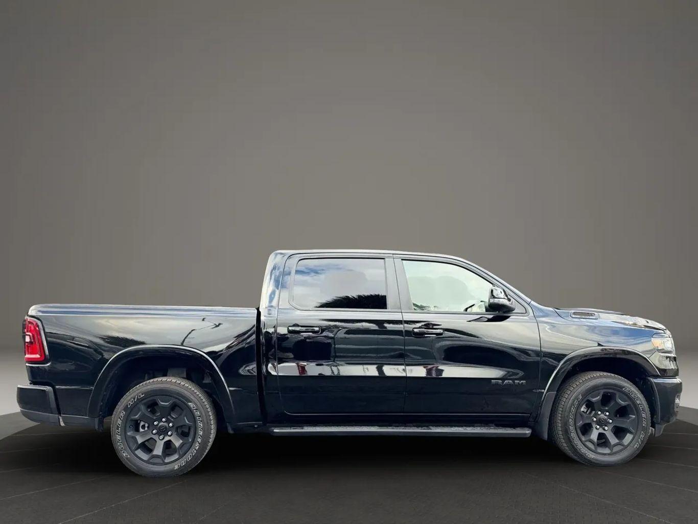 Ram 1500 Crew Cab Big Horn Pickup 4D 5 1/2 Ft - Thumbnail 15