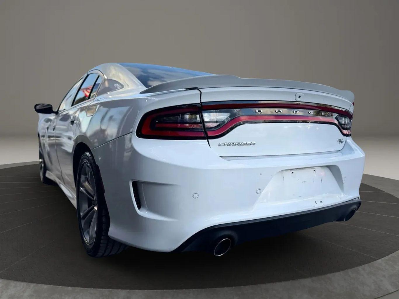 Dodge Charger R/T Sedan 4D - Thumbnail 9