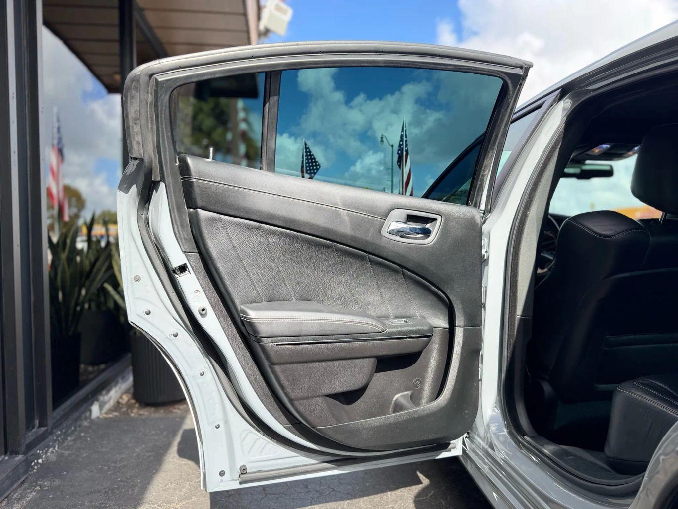 Dodge Charger Srt Hellcat Widebody Sedan 4D - Thumbnail 18