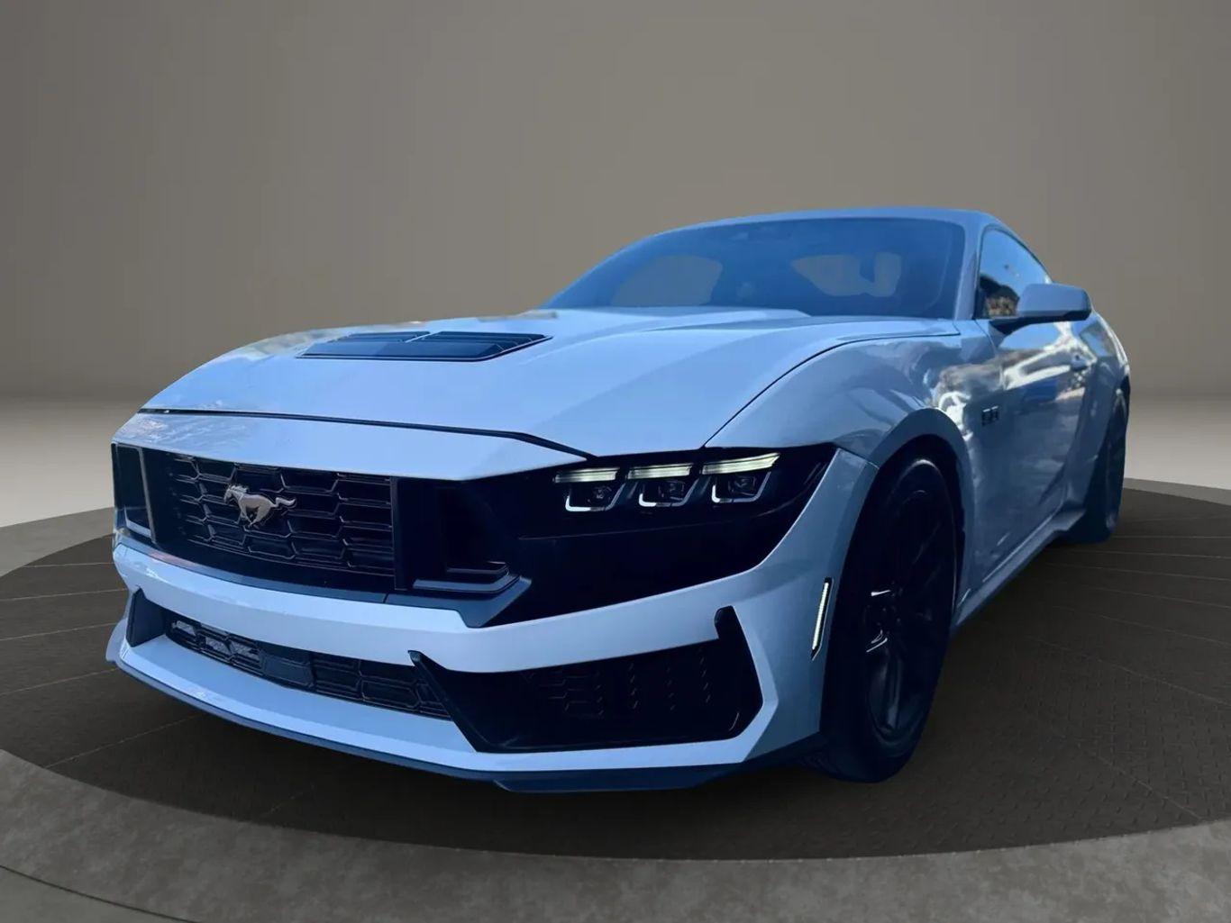 Ford Mustang Gt Premium Coupe 2D - Thumbnail 8