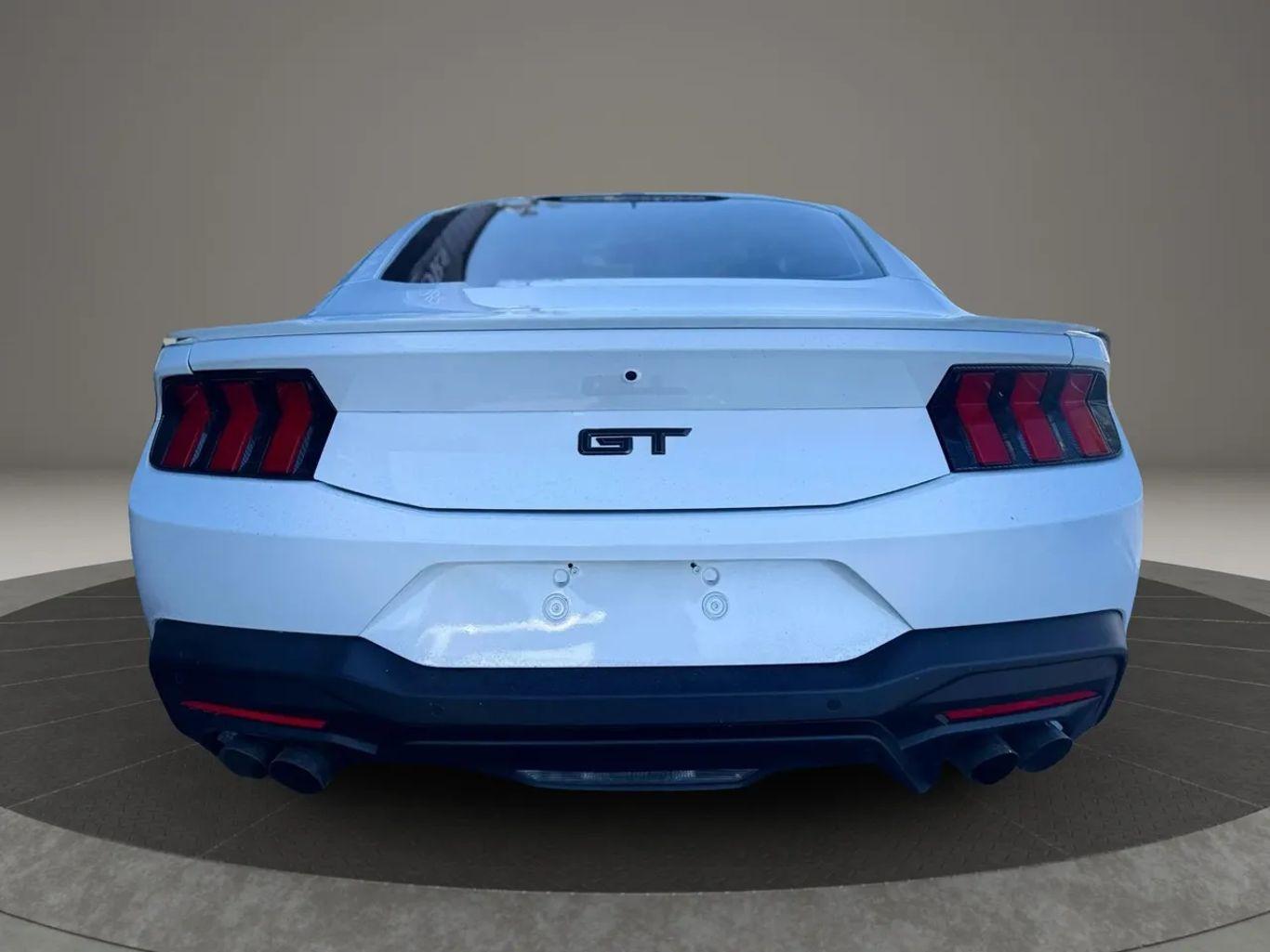 Ford Mustang Gt Premium Coupe 2D - Thumbnail 11