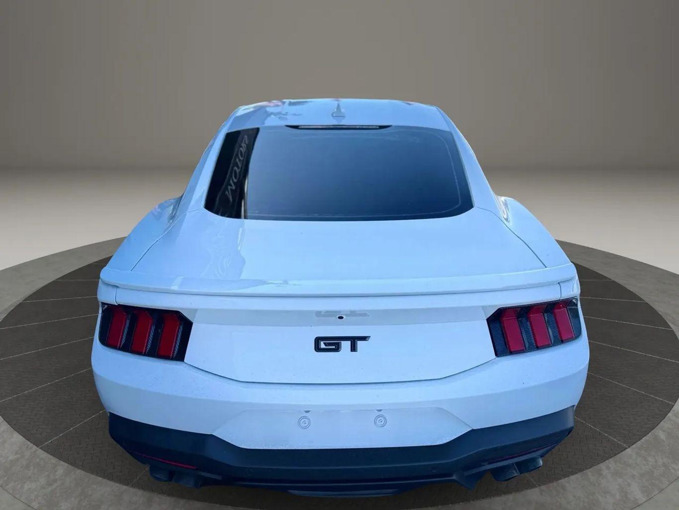 Ford Mustang Gt Premium Coupe 2D - Thumbnail 12