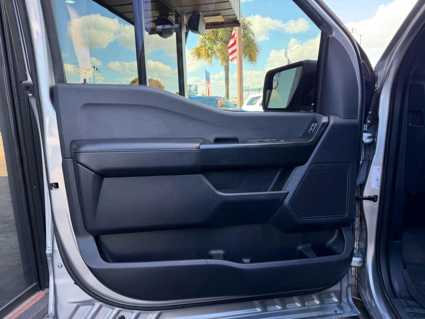 Ford F150 Supercrew Cab Xl Pickup 4D 5 1/2 Ft - Thumbnail 13