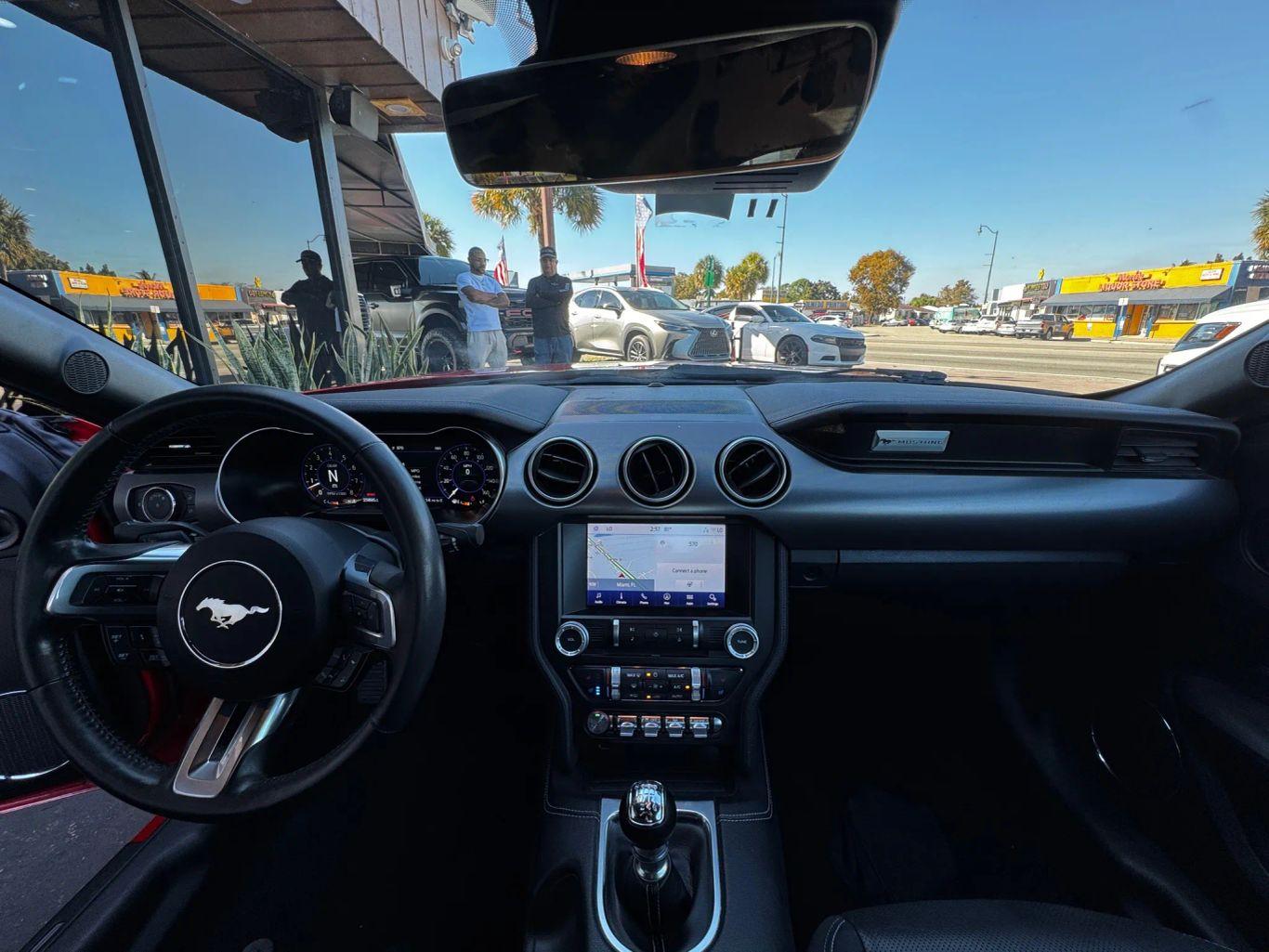 Ford Mustang Gt Premium Coupe 2D - Thumbnail 20