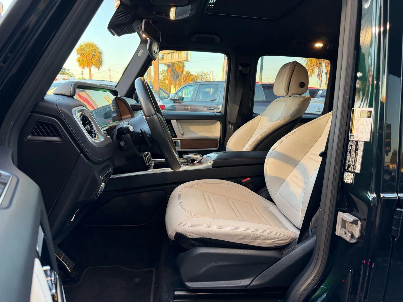 Mercedes-Benz G-Class G 550 Sport Utility 4D - Thumbnail 14