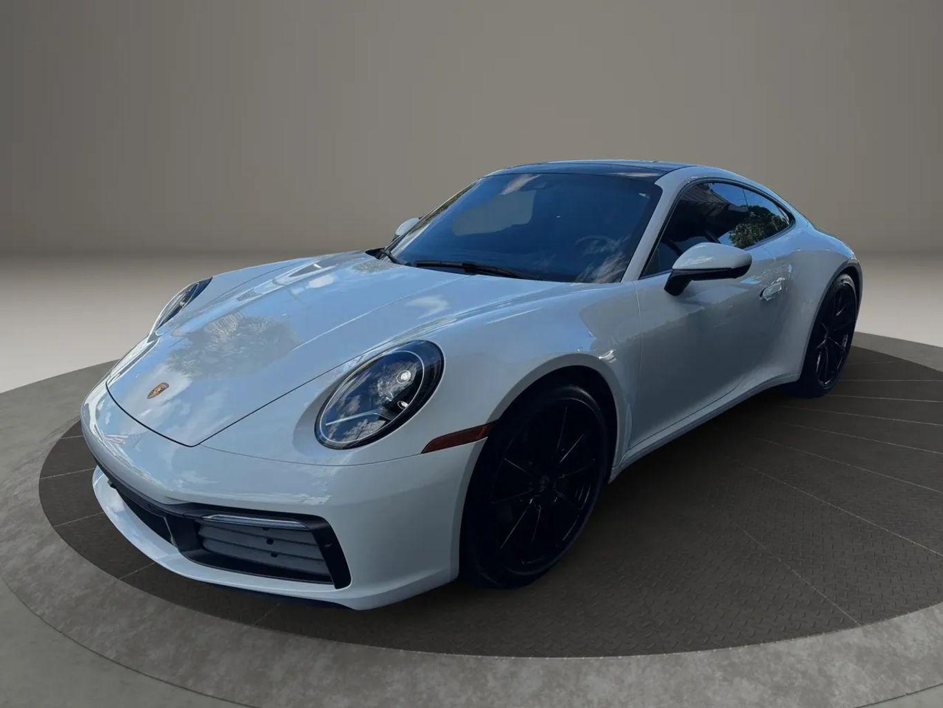 Porsche 911 Carrera Coupe 2D - Thumbnail 7