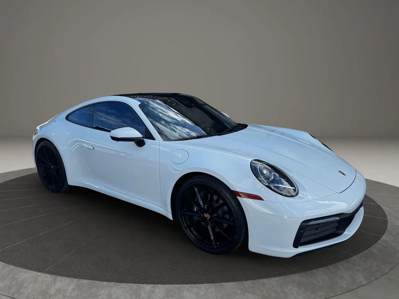 Porsche 911 Carrera Coupe 2D - Thumbnail 4