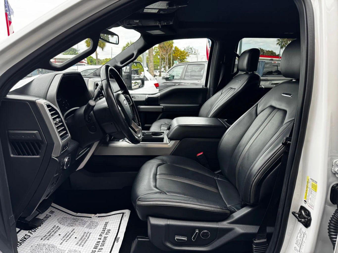 Ford F350 Super Duty Crew Cab Platinum Pickup 4D 6 3/4 Ft - Thumbnail 12