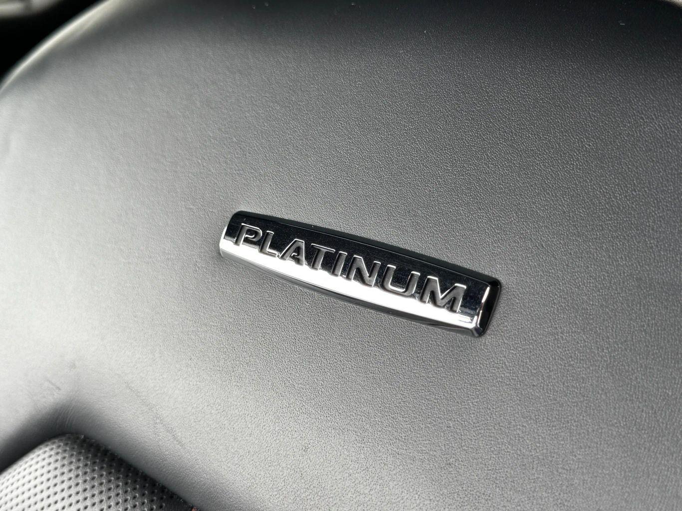 Ford F350 Super Duty Crew Cab Platinum Pickup 4D 6 3/4 Ft - Thumbnail 16