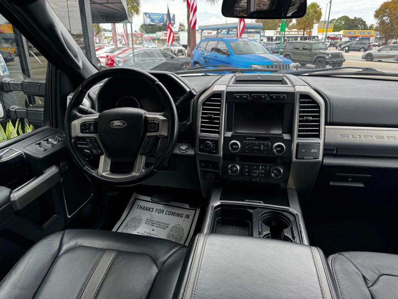 Ford F350 Super Duty Crew Cab Platinum Pickup 4D 6 3/4 Ft - Thumbnail 19