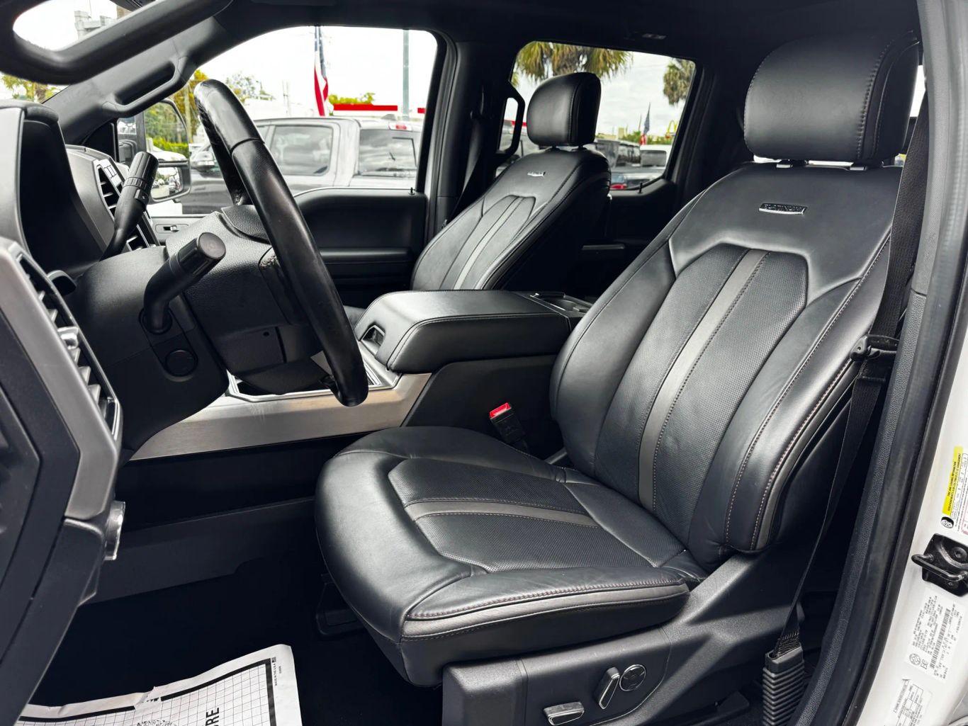 Ford F350 Super Duty Crew Cab Platinum Pickup 4D 6 3/4 Ft - Thumbnail 13