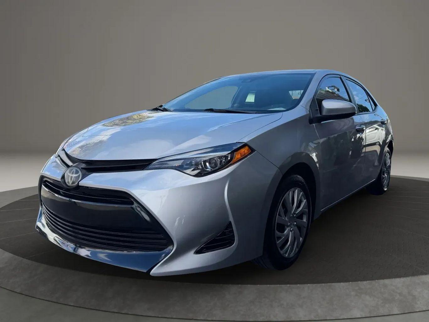 Toyota Corolla Se Sedan 4D - Thumbnail 8