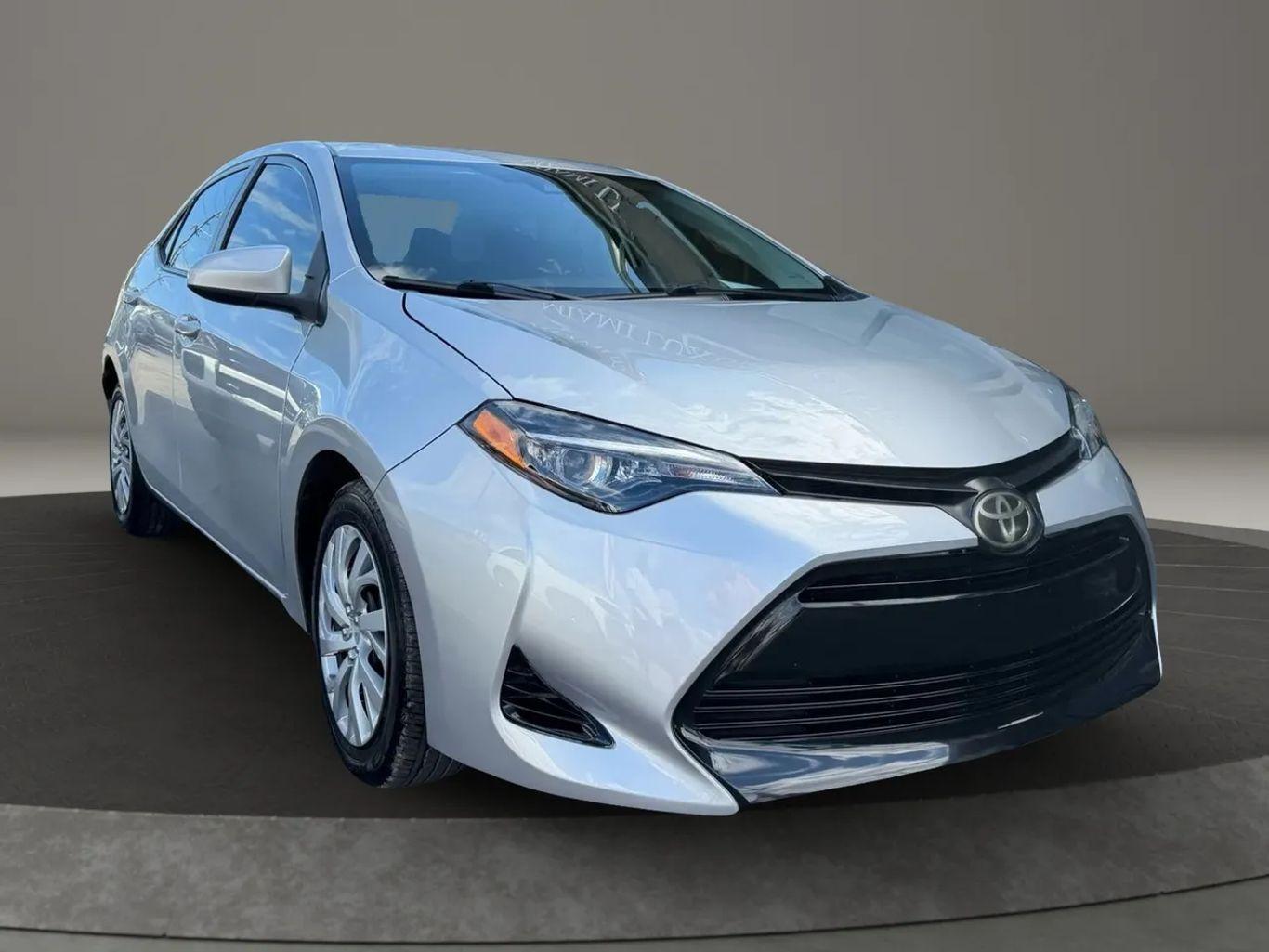 Toyota Corolla Se Sedan 4D - Thumbnail 5