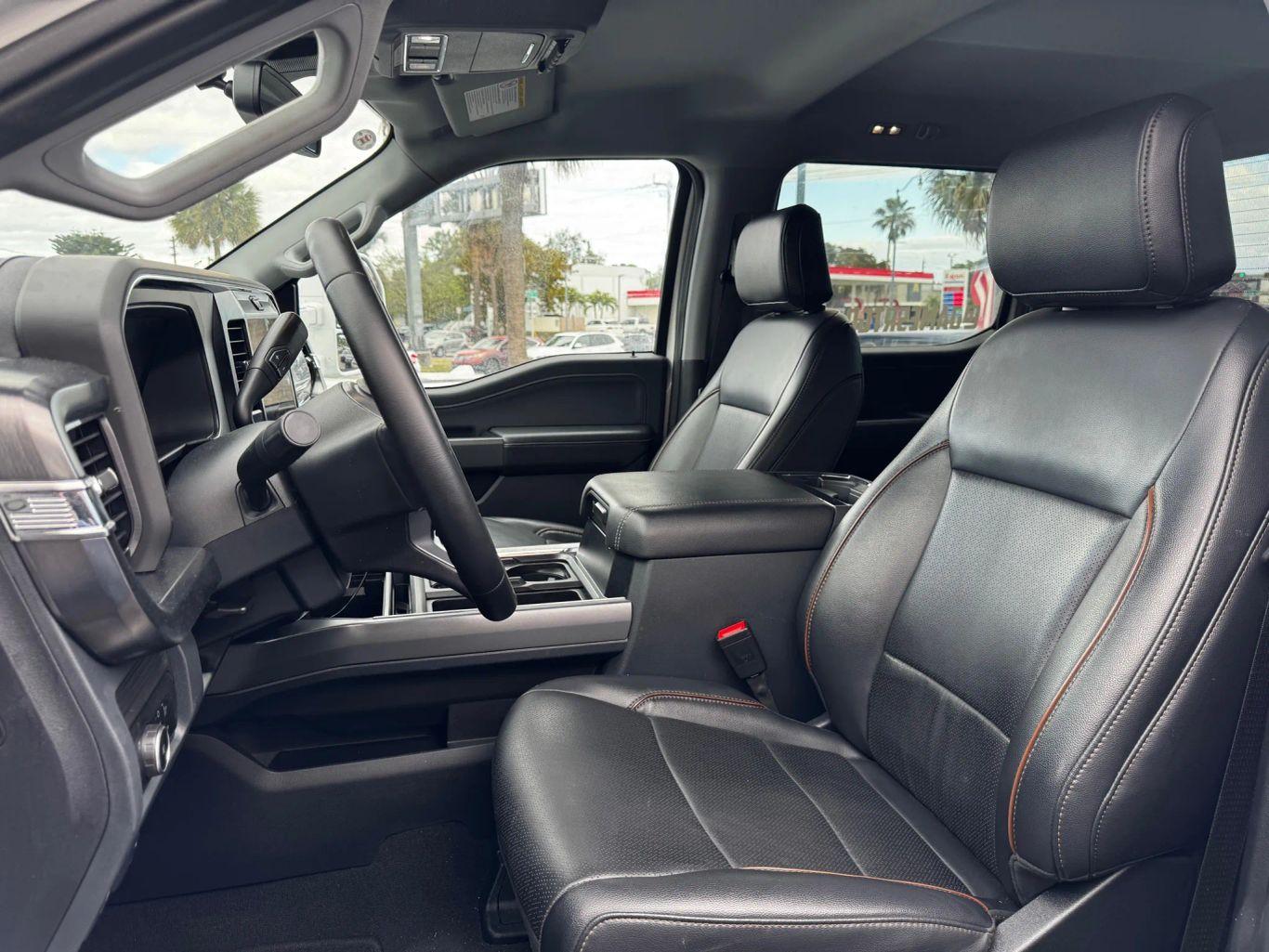 Ford F550 Super Duty Crew Cab & Chassis Lariat W/203" Wb Cab & Chassis 4D - Thumbnail 12