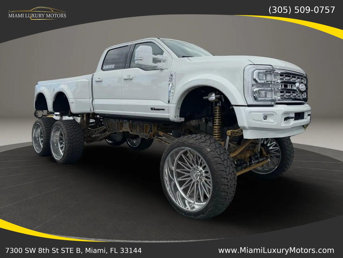 Ford F550 Super Duty Crew Cab & Chassis Lariat W/203" Wb Cab & Chassis 4D - Thumbnail 2