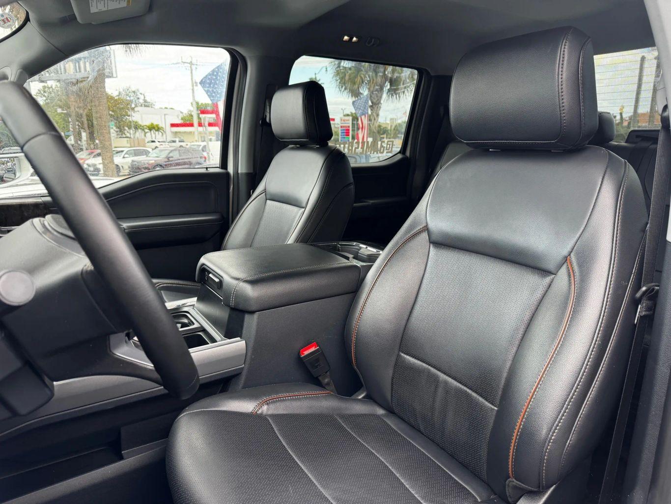 Ford F550 Super Duty Crew Cab & Chassis Lariat W/203" Wb Cab & Chassis 4D - Thumbnail 13