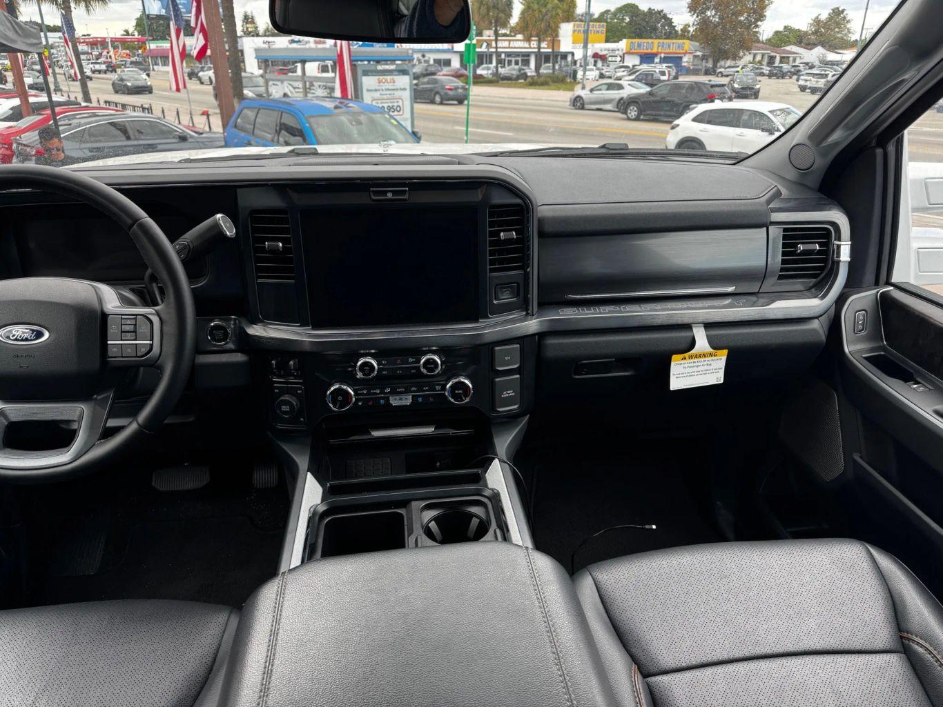 Ford F550 Super Duty Crew Cab & Chassis Lariat W/203" Wb Cab & Chassis 4D - Thumbnail 17