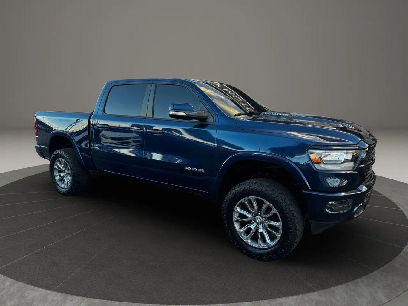 Ram 1500 Crew Cab Laramie Pickup 4D 5 1/2 Ft - Thumbnail 3