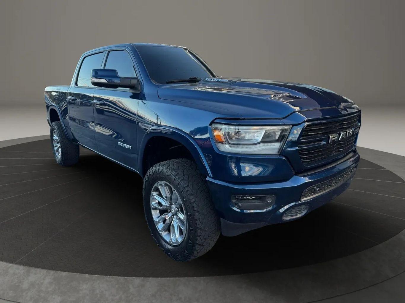 Ram 1500 Crew Cab Laramie Pickup 4D 5 1/2 Ft - Thumbnail 5